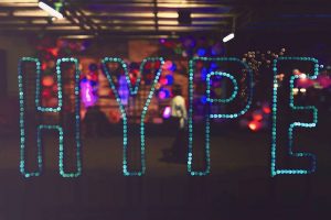 ハイプサイクルのどこでAIを採用すべきか